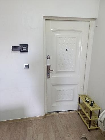 nzs kirayə: Yeni Yasamal 77 son Dayanacaginda 15/15 mertebesi 1 otag Mansard — 1