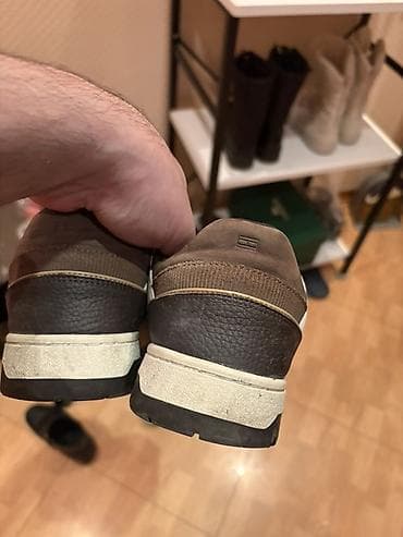 Krasofkalar və idman ayaqqabıları: Tommy Hilfiger kişi krossovkası - Model: Aşağı profilli, bağcıqlı — 3