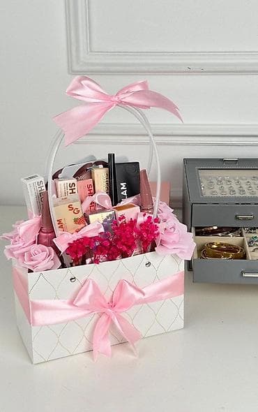 Hədiyyəlik kosmetik dəstlər - Zərif hədiyyə qutusu və fincan formalı