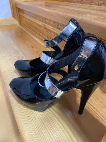 туфли новая не одевала не разу: Туфли, Размер: 38, цвет - Черный, Б/у — 3