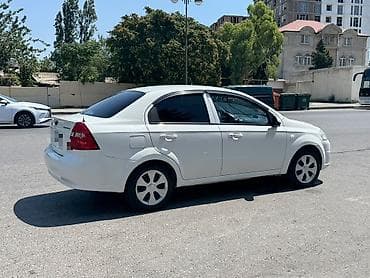 Chevrolet Aveo: 1.4 l | 2012 il 285000 km Sedan — 5