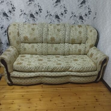 divanlar işlenmiş: Di̇van-kravat, İşlənmiş, Açılan, Çatdırılma yoxdur — 1