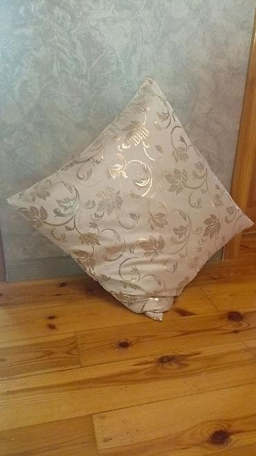 часы с кукушкой купить: Dekorativ yastıq - Ölçü: təxminən 45x45 sm (kvadrat forma) - Parça — 1