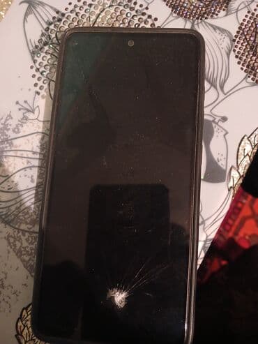 Apple iPhone: Samsung Galaxy A52 — 2