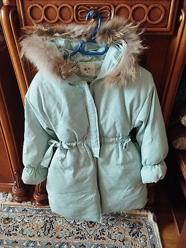 Курка пуховая с дополнительным защитным слоем изнутри.Легкая,почти не lalafo.az -da Курка пуховая с дополнительным защитным слоем изнутри.Легкая,почти не