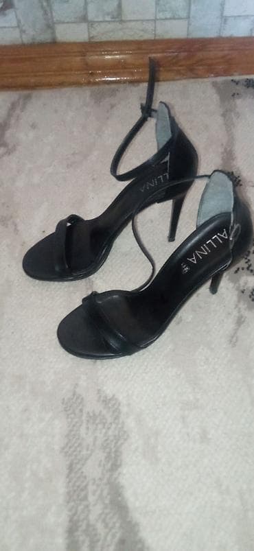 qara ayaqqabılar: Qadın ayaqqabısı – klassik zərif sandal. Bir defe geyinilib — 5