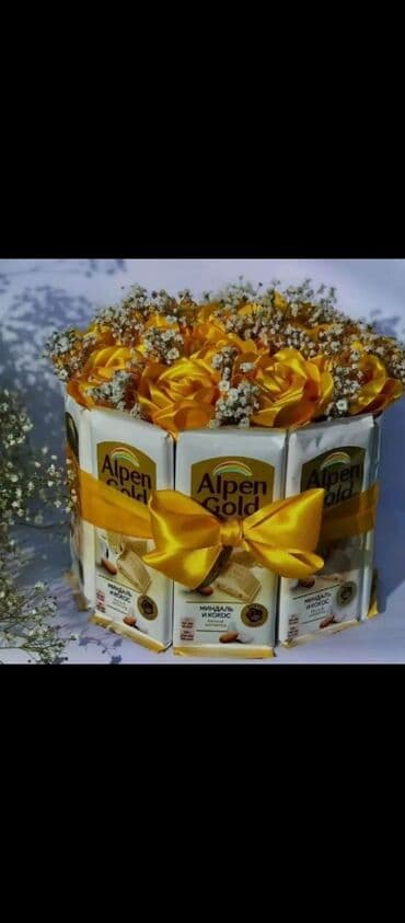 Alpen Gold şokoladlarından hazırlanmış hədiyyə kompozisiyası -