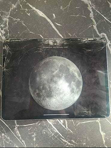 Planşetlər: Ipad Pro 12.9 Ekran Tamamilə işləyir lakin şüşəsi zədəlidir qiymətdə — 1