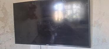 Телевизоры: Б/у Телевизор Samsung LED экран 4K (3840x2160), Самовывоз — 3