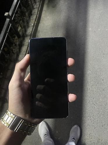 Техника и электроника: Samsung Galaxy S21 5G, 256 ГБ, цвет - Черный, Беспроводная зарядка — 2