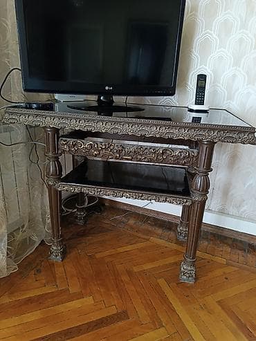 ref: İşlənmiş, Düz TV altlığı, Polkalı, Şüşəli, Azərbaycan — 1