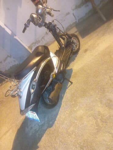 скутер купить бу: Şəxsi istifadə üçün praktik şəhər skuter/moped. Xüsusiyyətlər: - — 4