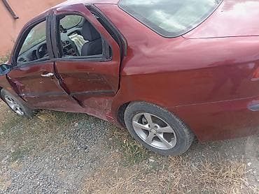 Avtomobil satışı: Alfa Romeo 156 sedan – qırmızı rəng - Kuzov: 4 qapılı sedan, yan — 3