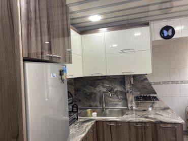 ramanı evlər: Yasamal rayonu Elmlər metrosunun yaxınlığında, köhnə tikili 9 — 11