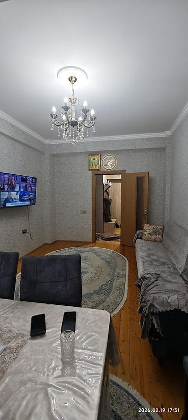 qonag otagi mebel: Lökbatan qəsəbəsinin düz mərkəzində bina evi satılır. Yaxınlıqda — 3