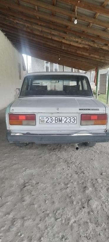 maşın 190: VAZ 2107 sedan - Kuzov: klassik 4 qapılı sedan, ağ rəng - Mühərrik — 6