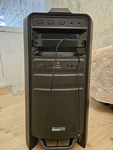 telefon plata satisi: Samsung partı spikeri (Bluetooth DJ audio sistemi) üstündə planşet — 5