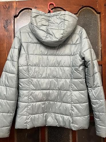 Baş geyimləri: Qadınlar üçün yüngül puffer gödəkçə - Rəng: açıq boz/gümüşü - Model — 2