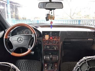 190 mercedes 1992: Mersedes (C200) — 6