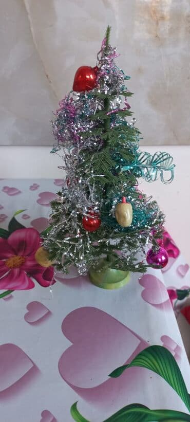 süni ağaclar: Süni yolka ağacı.Endirim olacaq. - Hündürlük: 155 sm - Yağış effekti — 4