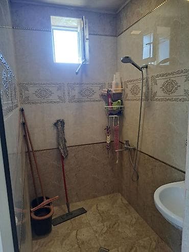 mesdaga ev: 6 otaqlı, 4 kv. m, Kredit yoxdur, Orta təmir — 5