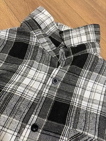 Личные вещи: Qara‑ağ‑boz rəng palitrasında dama (plaid) naxışlı flanel köynək. - — 3