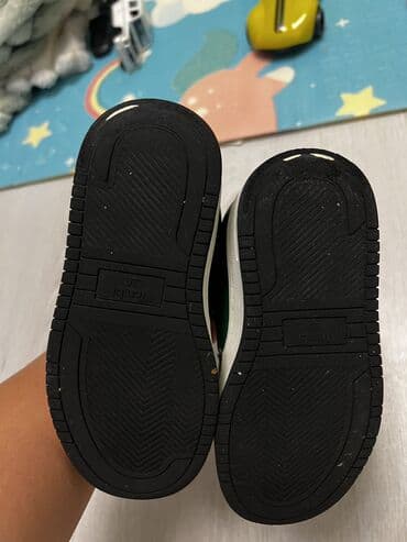 ВАЗ (ЛАДА): Uşaq ayaqqabısi 
26 ölçü — 5