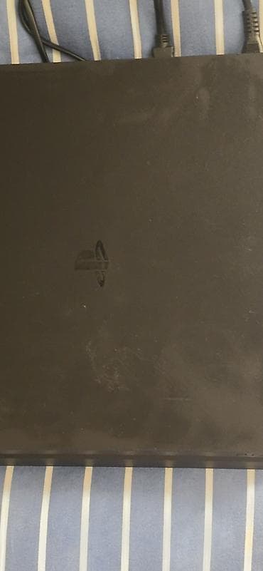 iphone 16 pro max barter: PlayStation 4 (PS4) oyun konsolu paketi daha ətraflı məlumat eçün — 1