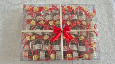 Zərif qutuda Toy və Nişan Xonçalarının Aksesuarları: Şəffaf qutuda
