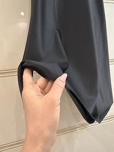 kolokol ətək: Satən effektli qara ətək - Model: A-kesim, yüngülcə açılan siluet - — 1