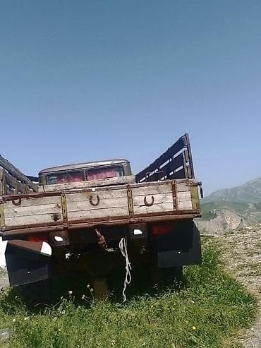 GAZ-66 yük maşını - Model: GAZ-66, taxta bortlu platforma - Kuzov: üç