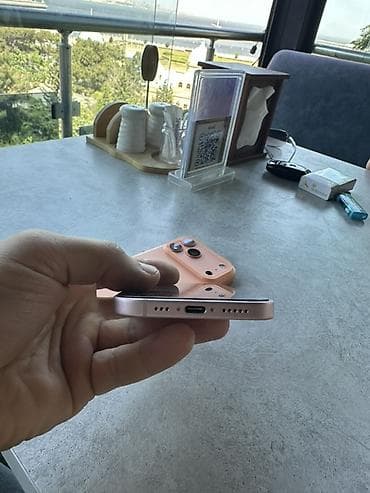 IPhone 15, Çəhrayı, Face ID — 3