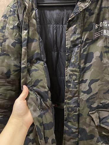 ikinci əl şubalar: Kişi üçün Reebok qalın, kamfulyaj Gödəkcə. 150 AZN ə alınıb. 90 AZN — 4