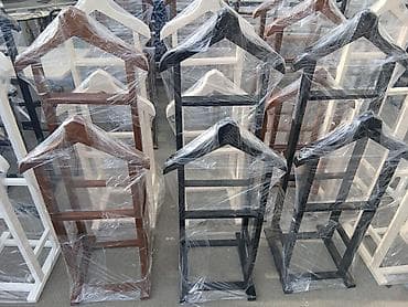 asilqan paltar: Bu, paltarların səliqəli saxlanması üçün nəzərdə tutulmuş taxta — 6