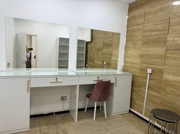 məxmər gülü: Gözəllik salonu üçün mebel dəsti Tərkibi: - İki iş yeri olan vizaj — 3