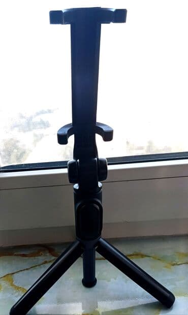 ştativlər: Selfi çubuğu. Bulutuz ilə qoşulur. Ayaqları var.Üzərində zaratika — 2