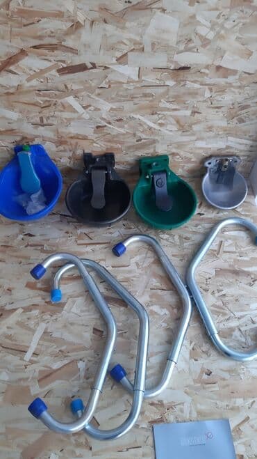 memar canlılar arı pətəyi: Yem qabı, Su üçün, Heyvanlar üçün, Rayonlara çatdırılma, Pulsuz çatdırılma, Ödənişli çatdırılma — 3