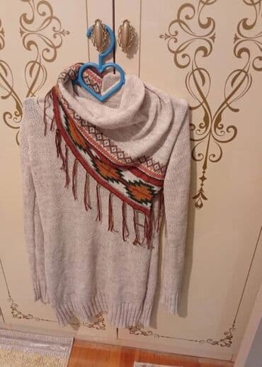 Tulumlar: Qadın sviteri və şal dəsti - Rəng: açıq bej sviter, üzərində etno — 1