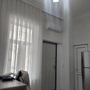 kiraye evler razin: Mərkəzdə Daxili işlər nazirliyinin yanıİçəri şəhər metrostansiyası — 1