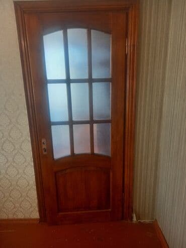 1 ədədi 60 azn Taxta şüşəli daxili qapı - Material: doğal ağac (rəngi