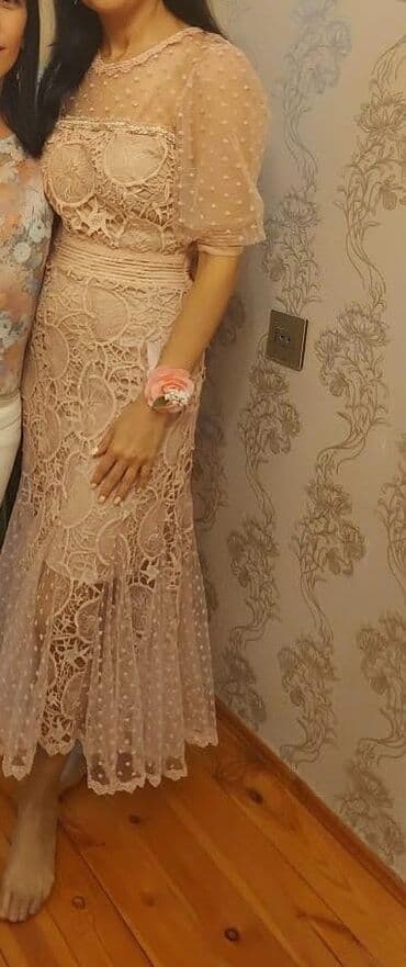 X lady don. 1defe geyinilib. S olchudedir. Pudra rengindedir. Ziyafet