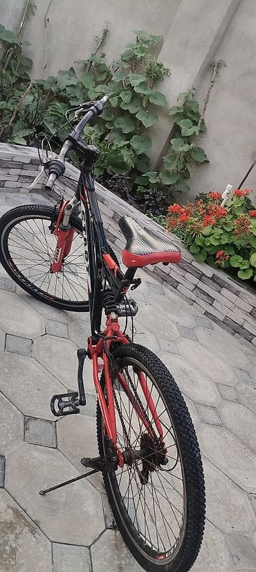 Şəhər və yüngül off-road üçün uyğun “START” markalı dağ velosipedi. -