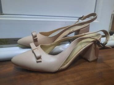 charles keith azerbaijan: Qadın ayaqqabıları – 2 model 1) Tünd bürünc rəngdə, qalın hündürdaban — 2