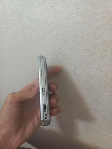 philips xenium x530: Samsung S5620 Monte, rəng - Gümüşü, Sensor — 2