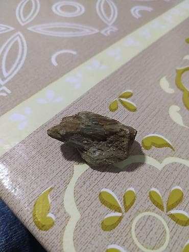 Ремонт и строительство: Təbii mineral və daş nümunələri dəsti Tərkib: - Qırmızı rəngli, tünd — 4