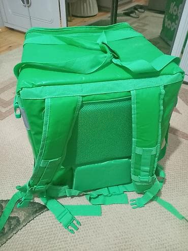 bolt kuryer vakansiya: Bolt Food termo çatdırılma çantası - Rəng: yaşıl, üzərində “Bolt — 2