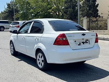Chevrolet Aveo: 1.4 l | 2012 il 285000 km Sedan — 3
