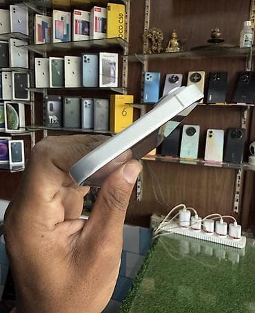 telefon iphone 16: IPhone 16, 128 GB, Ağ, Zəmanət, Simsiz şarj, Face ID — 6