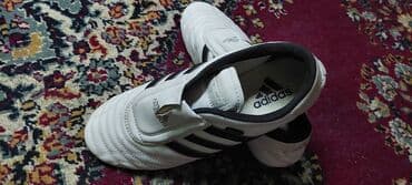 barya ayakkabı: Krasovka Adidas olcusu 40 yaxshi veziyetdedir yunqul ve rahatdir — 2
