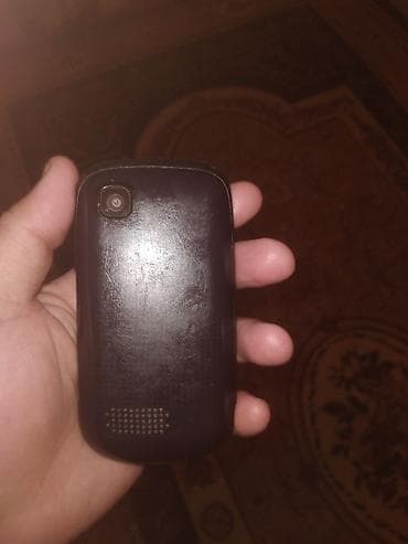 telefon nomresi: Nokia 1, rəng - Qara, Düyməli — 2